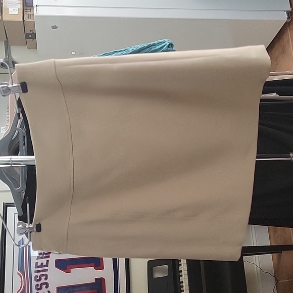 NWT Vince Camuto Skirt - Picture 2 of 5